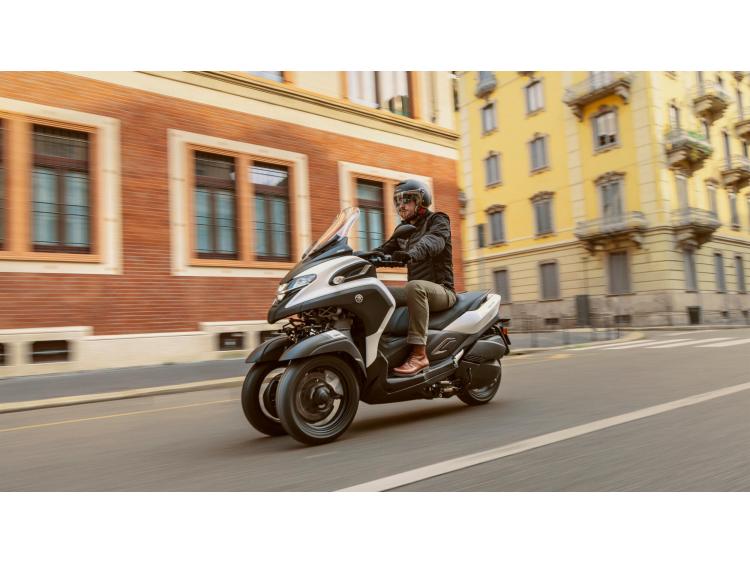 YAMAHA TRICITY 300