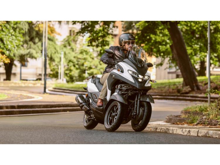 YAMAHA TRICITY 300