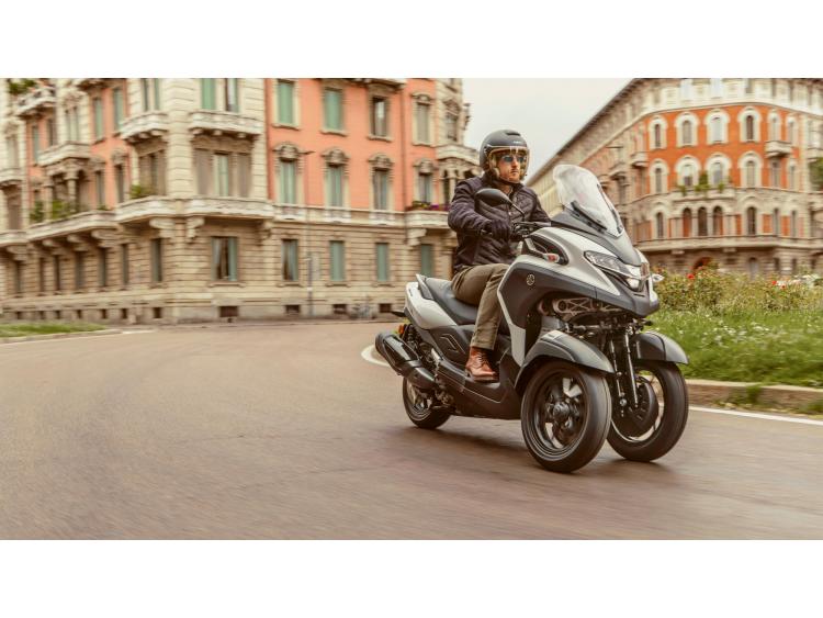 YAMAHA TRICITY 300