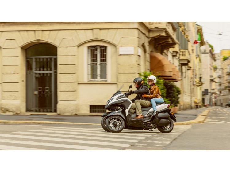 YAMAHA TRICITY 300
