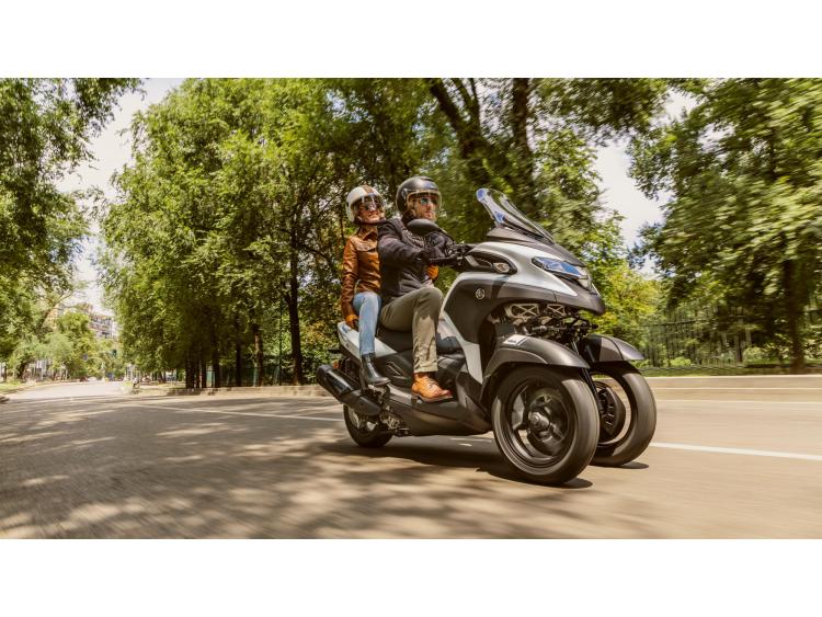 YAMAHA TRICITY 300