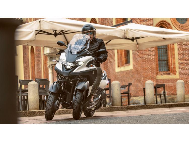 YAMAHA TRICITY 300