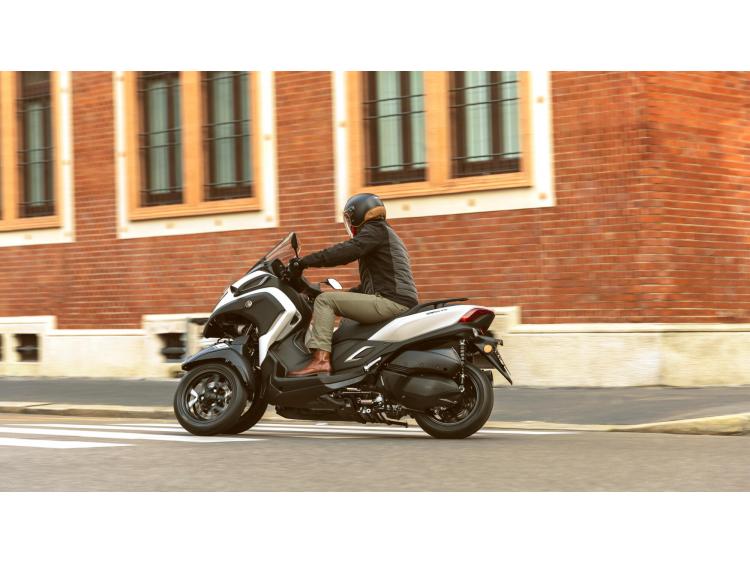 YAMAHA TRICITY 300