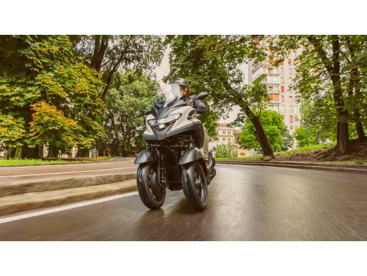 YAMAHA TRICITY 300
