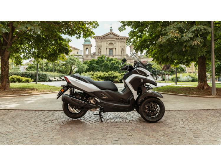 YAMAHA TRICITY 300