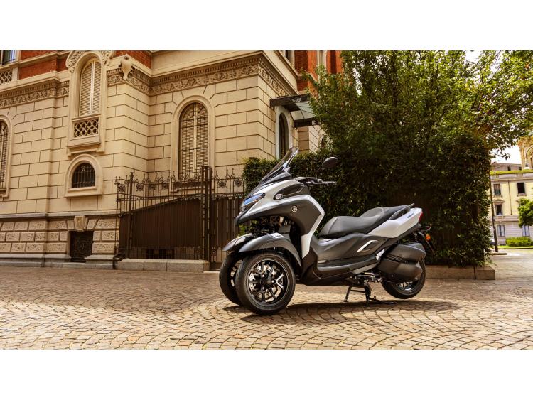 YAMAHA TRICITY 300