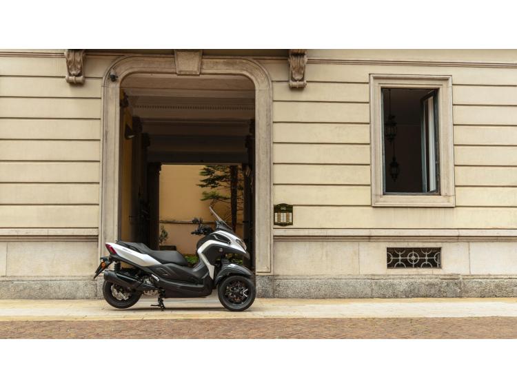 YAMAHA TRICITY 300