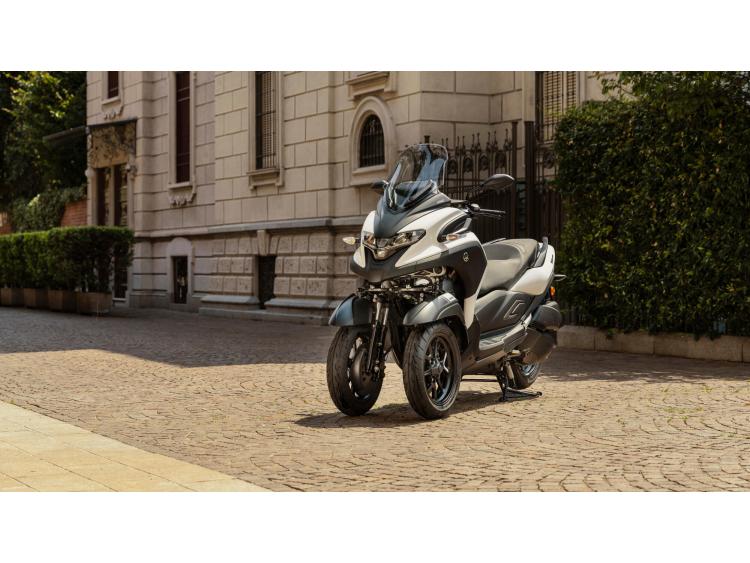 YAMAHA TRICITY 300