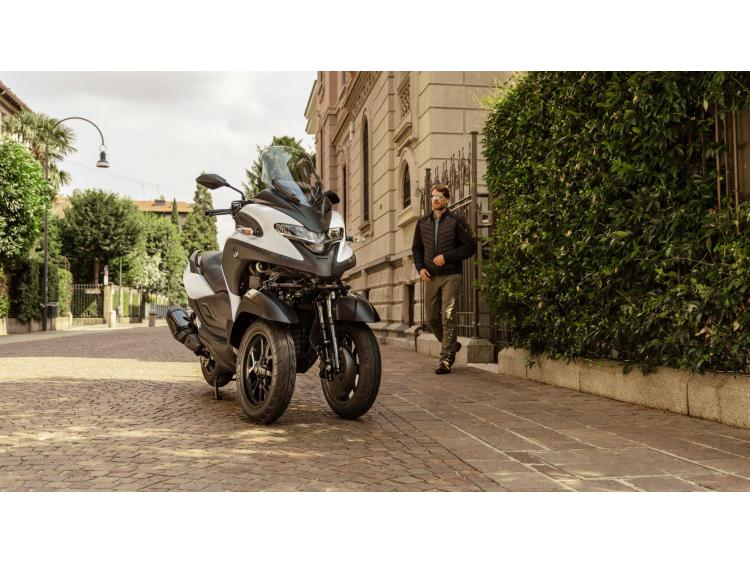 YAMAHA TRICITY 300