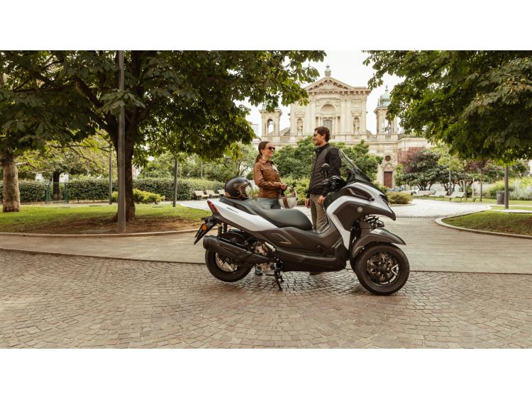 YAMAHA TRICITY 300