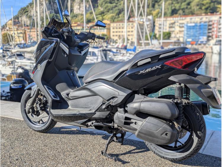 YAMAHA X-MAX 125
