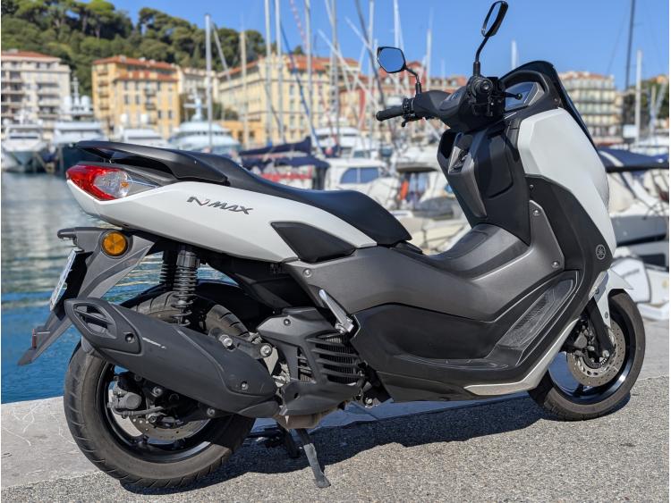 YAMAHA NMAX 125