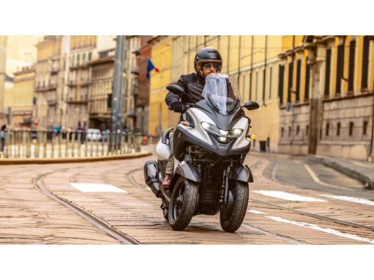 YAMAHA TRICITY 300 (25)