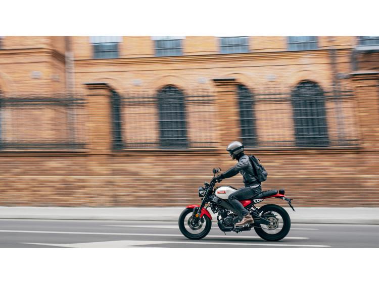 YAMAHA XSR 125