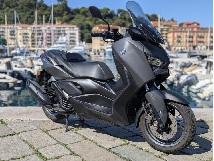 YAMAHA X-MAX 125