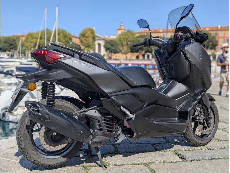 YAMAHA X-MAX 125