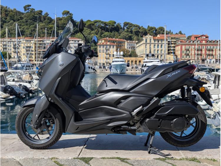 YAMAHA X-MAX 125