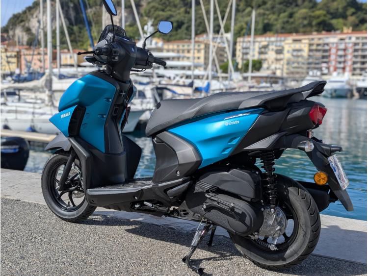 YAMAHA RayZR 125
